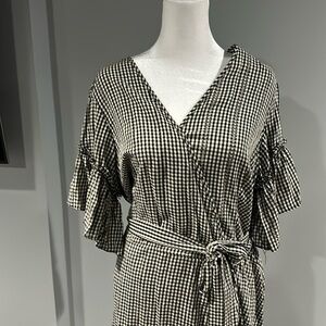 Wrap dress! Picture doesn't do it justice cute dress for the summer